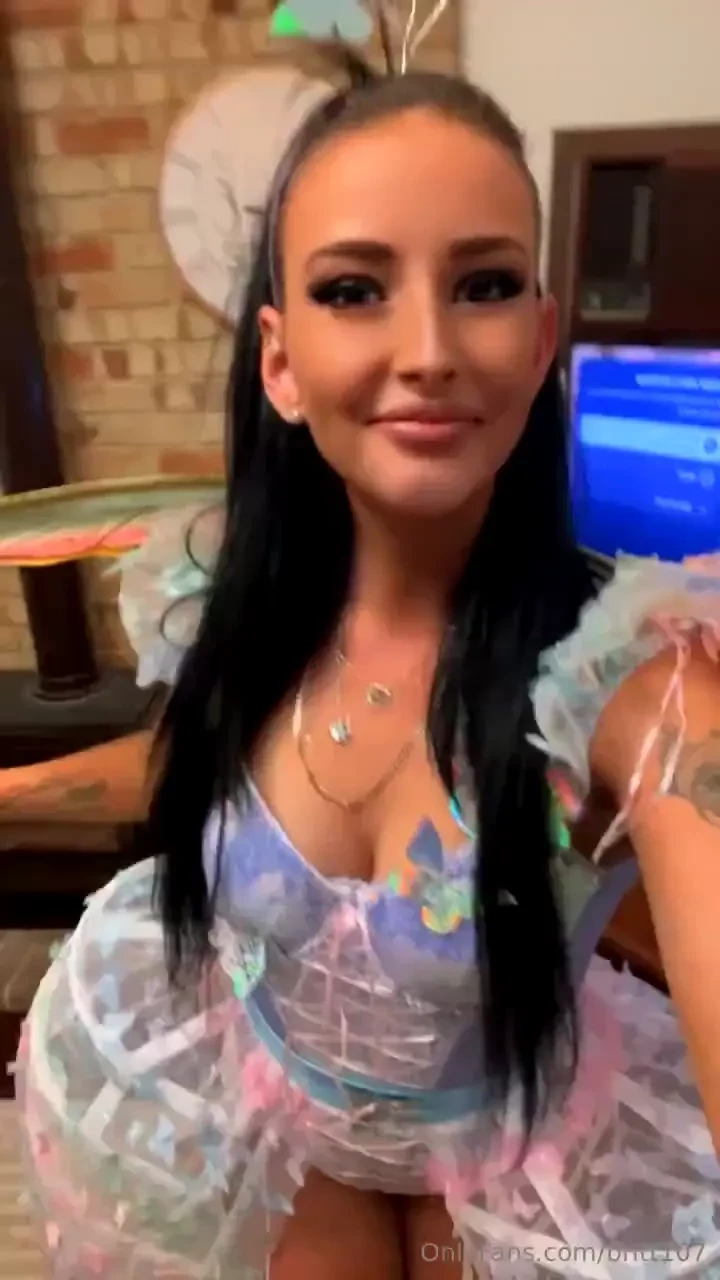 I fucking love halloween boo bitch 