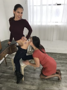 Just making my friends kiss my ass nbd manicmonday part 2