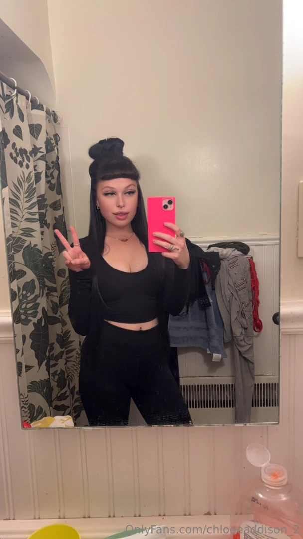 Goth bitches do it better 