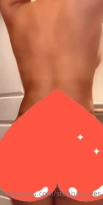 Making that booty clap sound on unlock in dms haciendo mis nalgas que