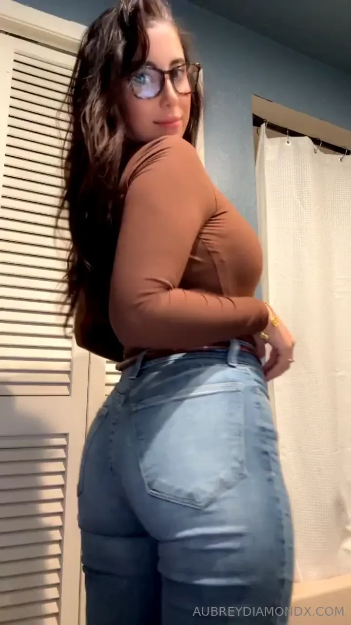 Going xxxmas shopping amp getting drinks with my girls wanna buy us a 