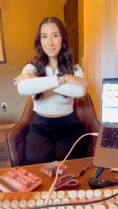Genie is interviewing to be your personal assistant watch me blink and
