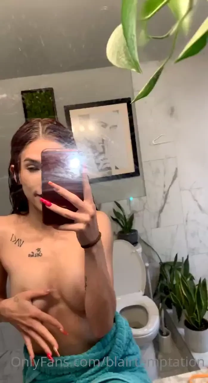 Just a little tease for you who wants to see this petite body get 