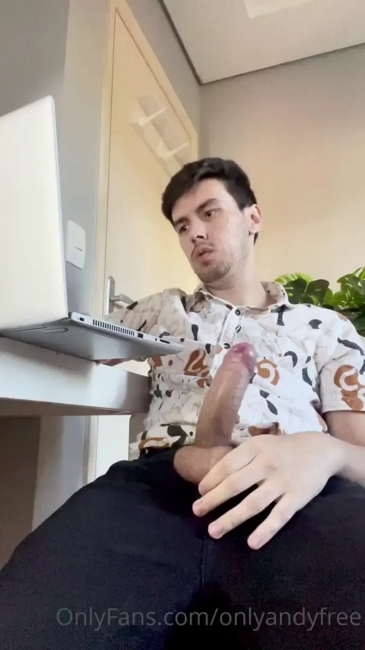 Home office is so trick i m always a tab away from some porn 