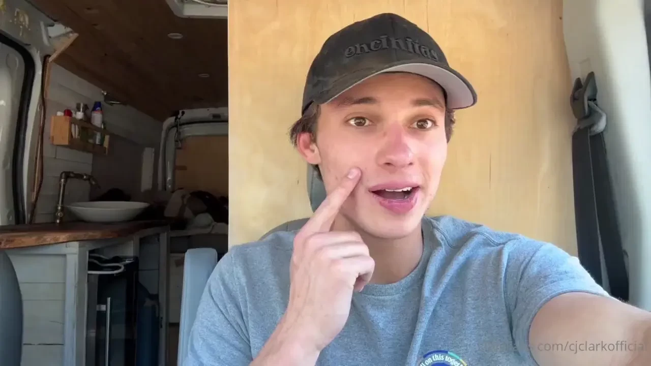 I m on my van trip right now and got so horny that i pulled off onto 