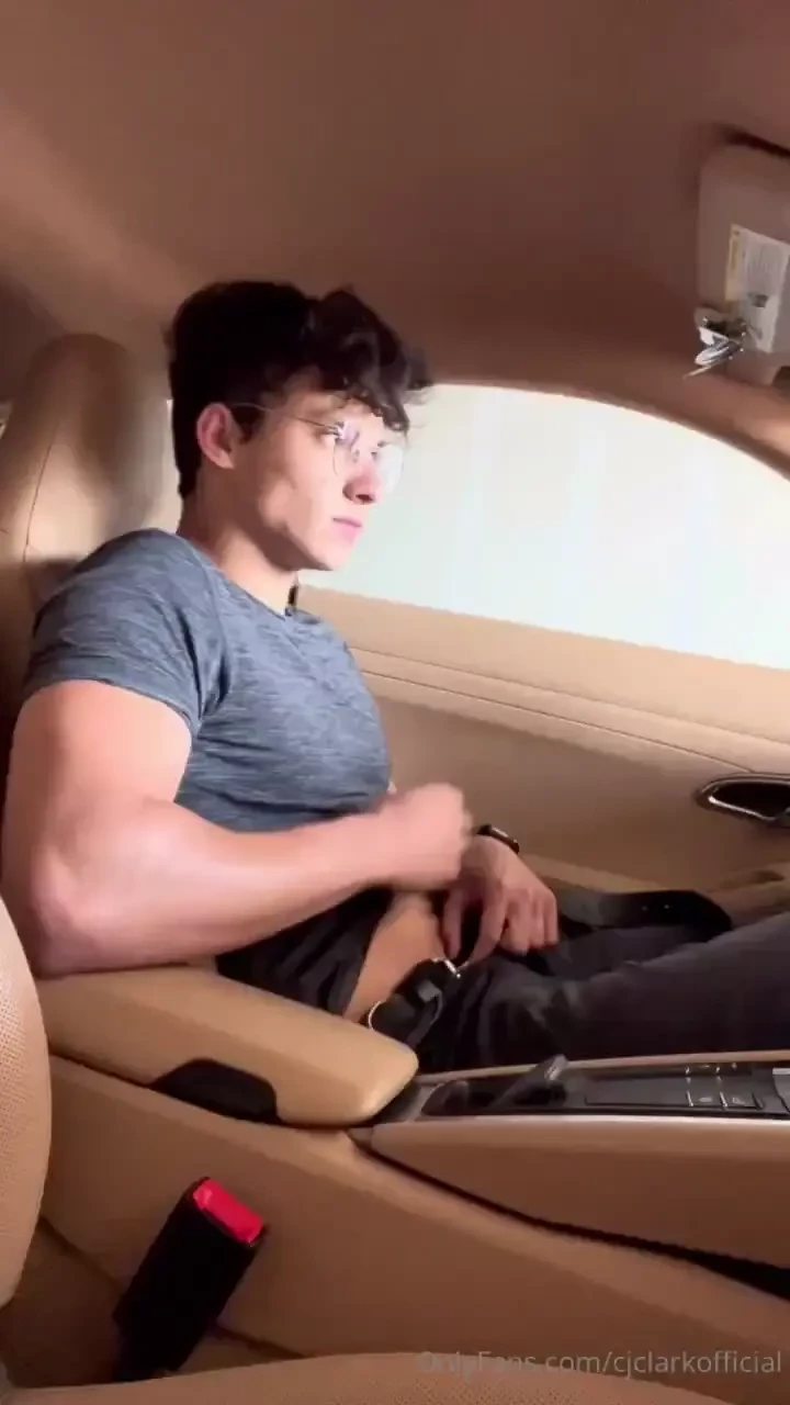 Found this old video of me at 18 stroking my cock in my car 