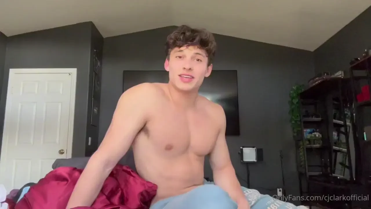 Full toy review video of a 2000 sex doll 