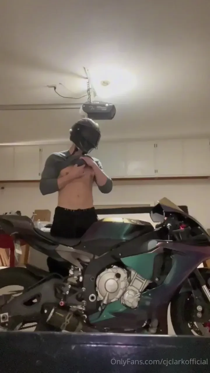Full masked motorcycle jerkoff video uploaded for free now i hope you 