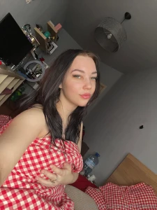 Mornin babes just woke up wrapped in sheets wanna help unwrap me