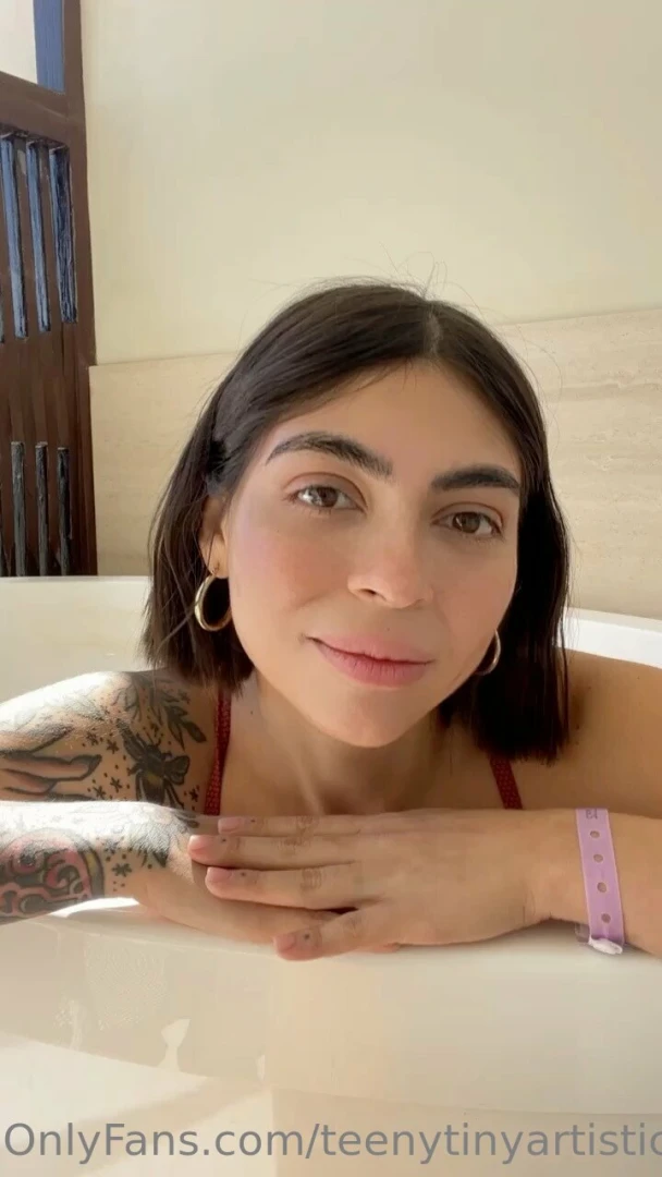 Fresh-faced soft smiles and maybe just a little tease you like 