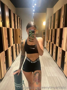 Mirror selfie break part 1