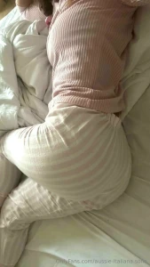 Come lay in bed with me on this cold winter mornings