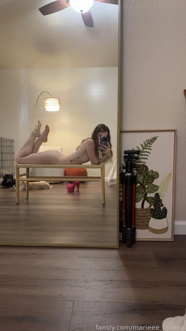 Naked pose 