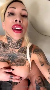 I love giving a very very sloppy blowjob i was gagging so much it made