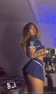 I love how you make me feel sexy just by looking at me