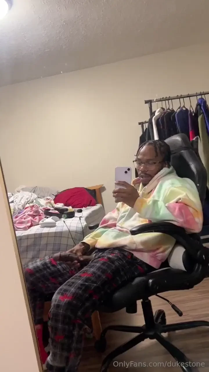 Does this outfit look familiar 