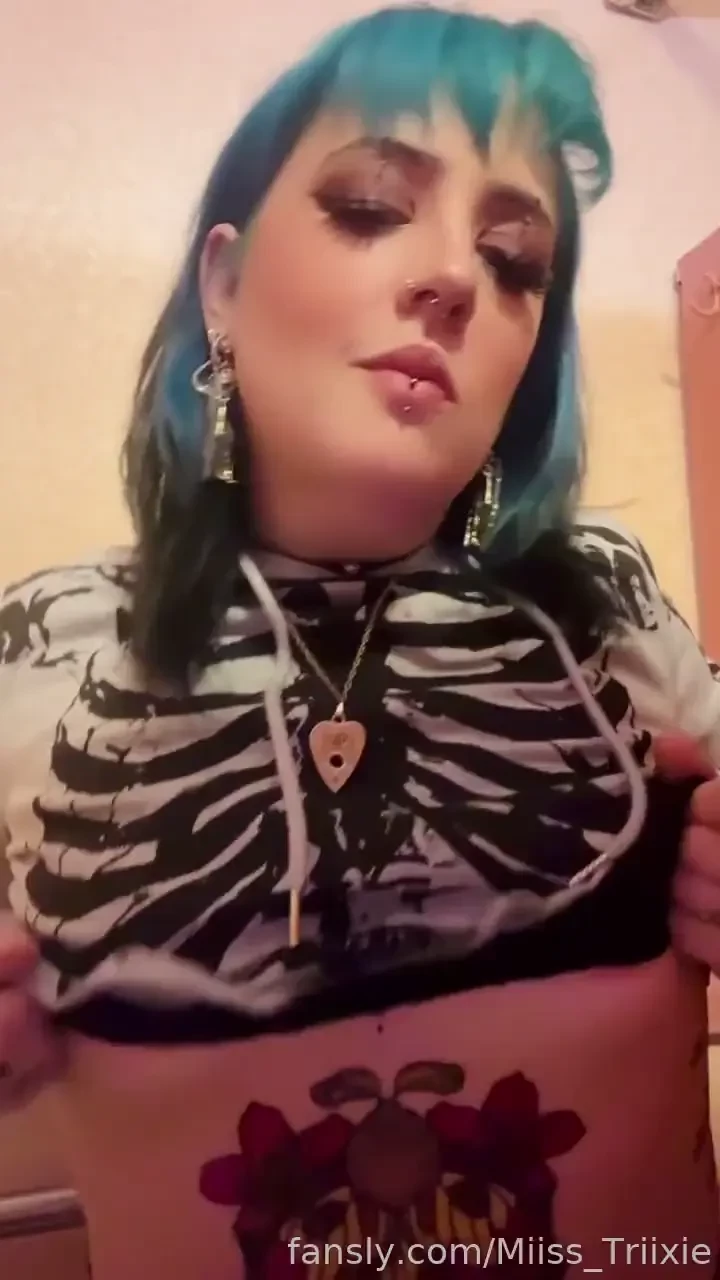 We re the only two left in the bar wyd bartender bathroomselfie part 1 