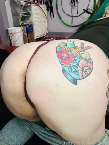 Help me order some ramen to soak up some nutrients before work