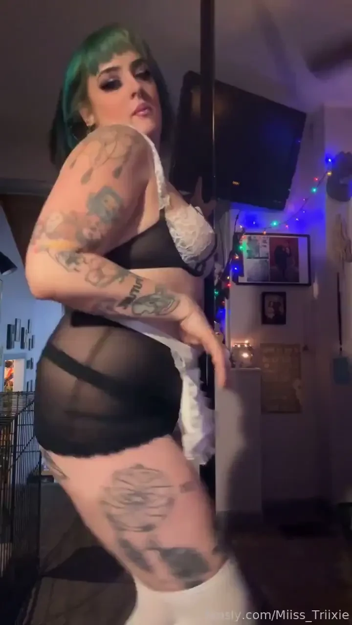 A bonus to being a gold member is getting all my pole dance practice part 1 