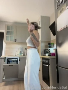 Do you like to sing while you cook i love it sing life cooking sexy