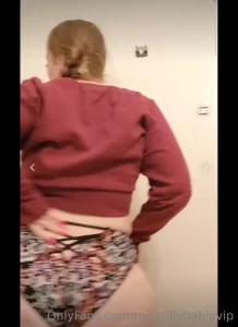 Pull my hair while u fuck me part 1