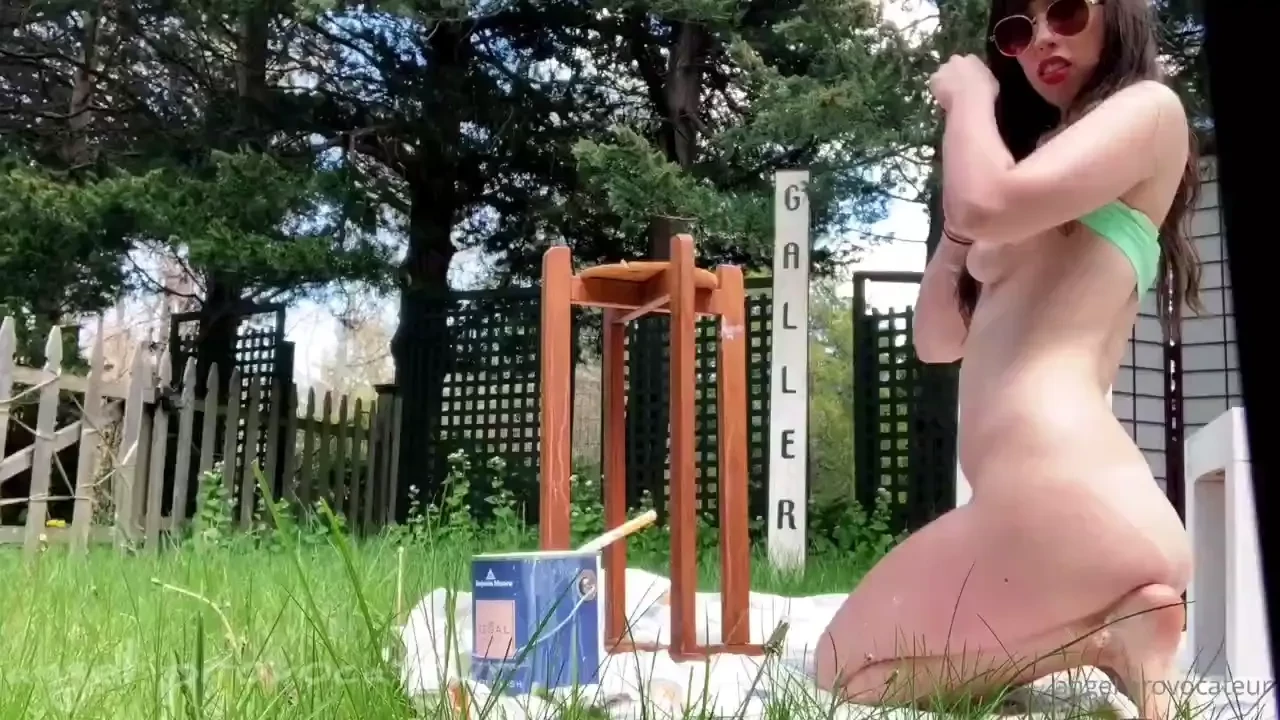 My new favorite outfit is naked with sunglasses 