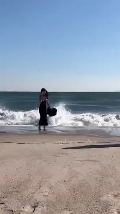 Why doesn t anyone dress up for the beach anymore 