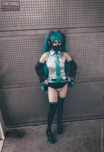 Sneaked away from con and found a quiet spot to risk some lewd photos part 1