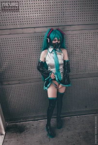 Sneaked away from con and found a quiet spot to risk some lewd photos