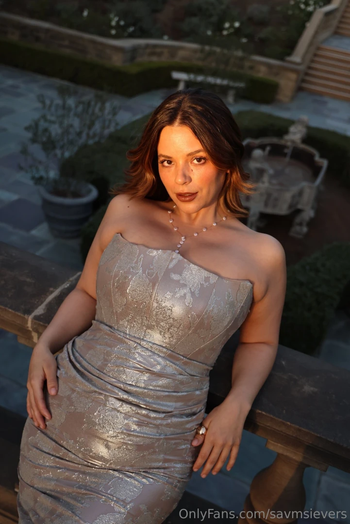 Let me know i m yours 