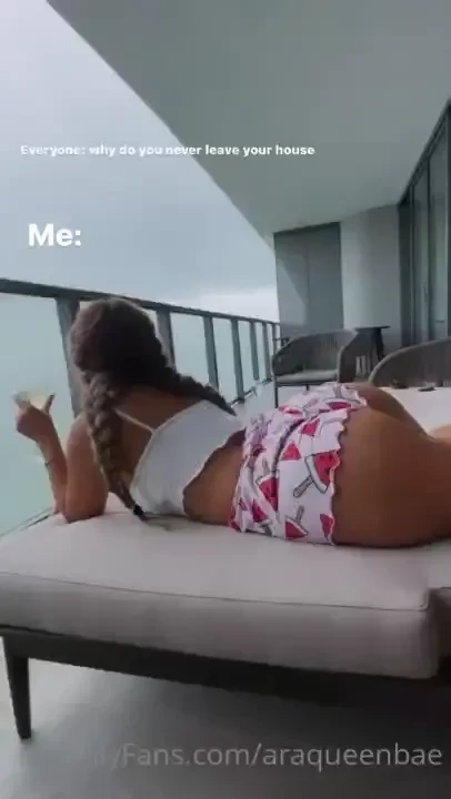 Love staying at home and dming you 