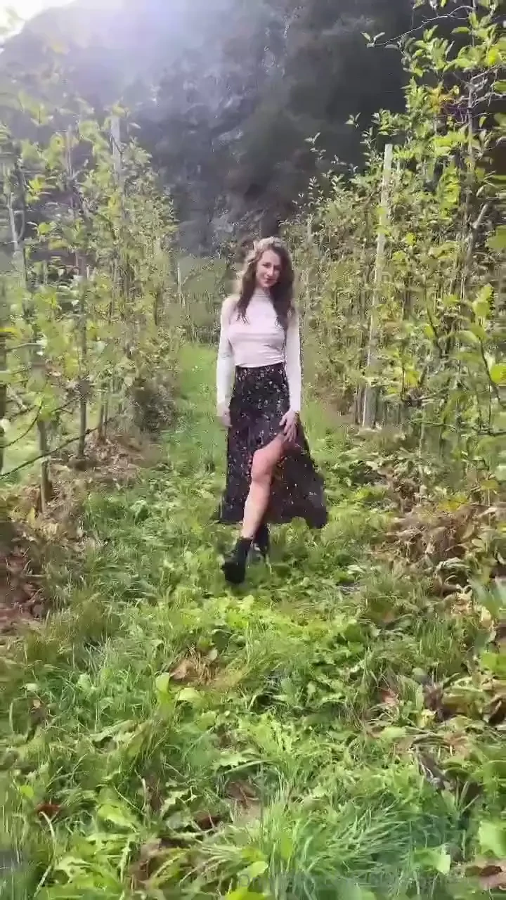 Good evening handsome i found this wonderful clip of me roaming 
