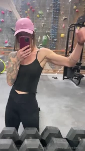 Lol - okay - this video makes me laugh because i don t even workout my