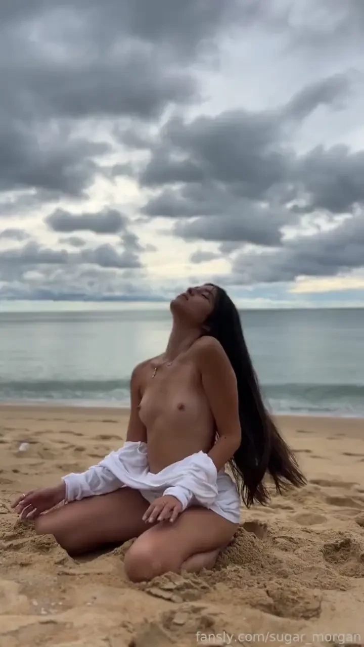 I m on the beach part 5 only for vip access natural latina skinny 