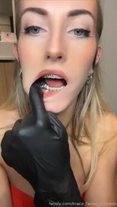 Hello my lovelies firstly merry christmas hope y all have had an