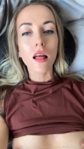 So here s what s going to happen i m going to lift my top up take my