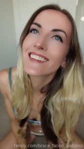 Heeeeeeere it is the try-on video of my new braces as you can see