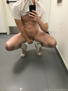 I get wayyyy too flustered at work part 3