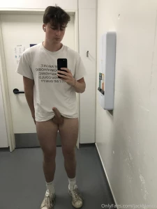 I get wayyyy too flustered at work part 2