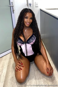 Hey baby come and sign the profile of my sis official_savannah she is part 14