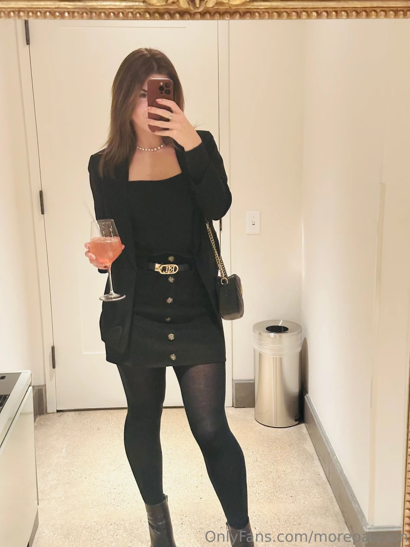 I probably need to add more colors to my wardrobe 