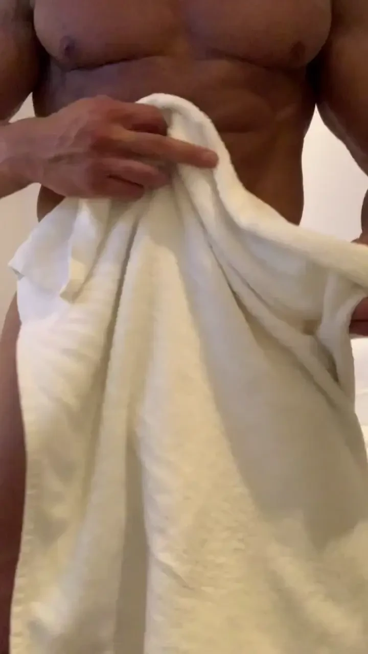 Throwback to an hair free muscle gorilla 