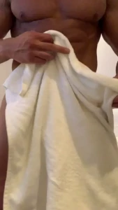 Throwback to an hair free muscle gorilla