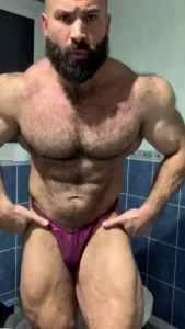 Pose down