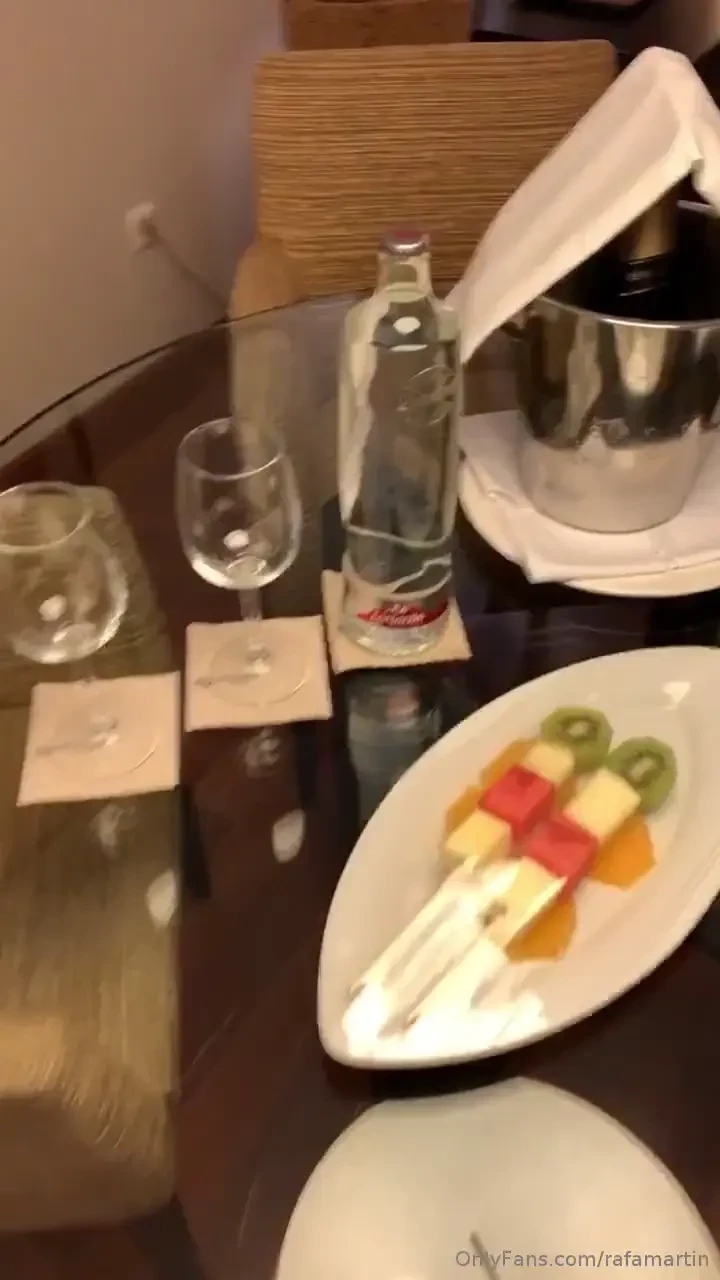 Traviesos juegos en la suite del hotel senator de puerto ban s - - - - 