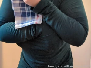 The answer was green sneak peek of the upcoming sneezy video tomorrow