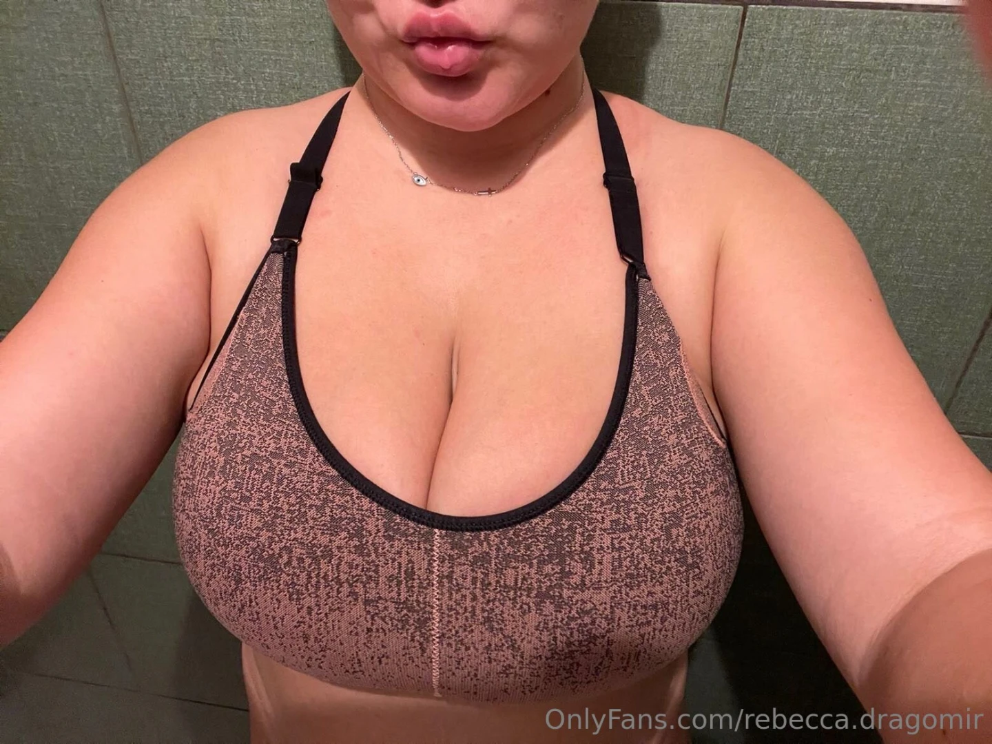 Nu rata ocazia de a fi mai aproape de mine vino pe vip rebecca 