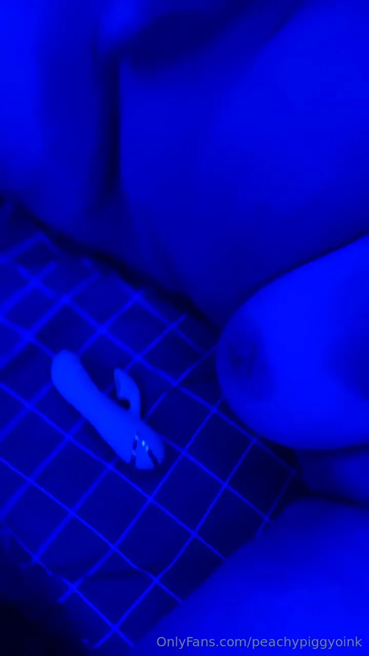 I m so horny rn oh my god 