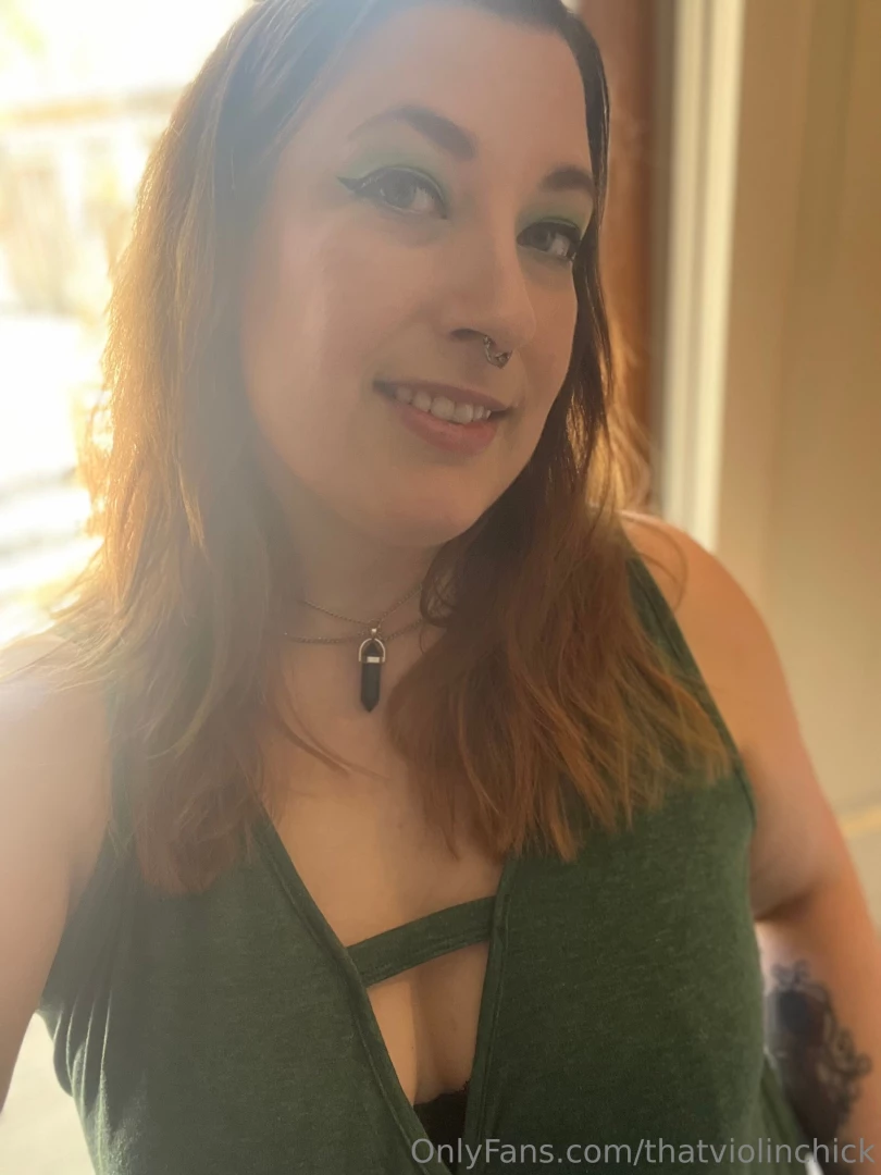 I m not a vampire i m the queen of green 