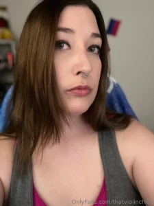 It s late and i should be sleeping